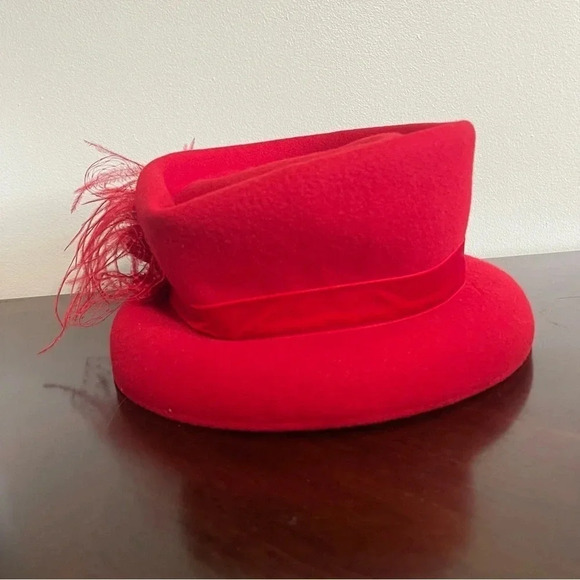 August Wool Red Derby Hat Bucket Top KY Derby Style Horse Racing Vintage - Picture 4 of 7